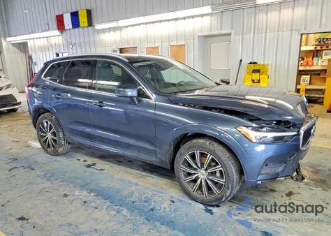 2021 Volvo Xc60 T5 Momentum z USA, uszkodzony, nr VIN YV4102DK3M1808853